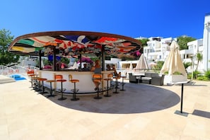 Poolside bar