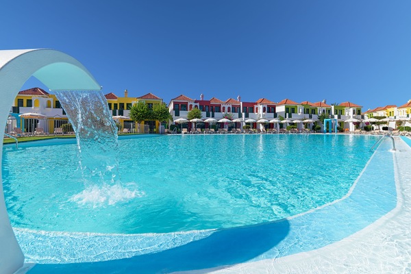 Pool waterfall