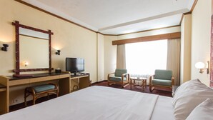 Superior Room, Non Smoking, City View | Premium bedding, minibar, in-room safe, desk