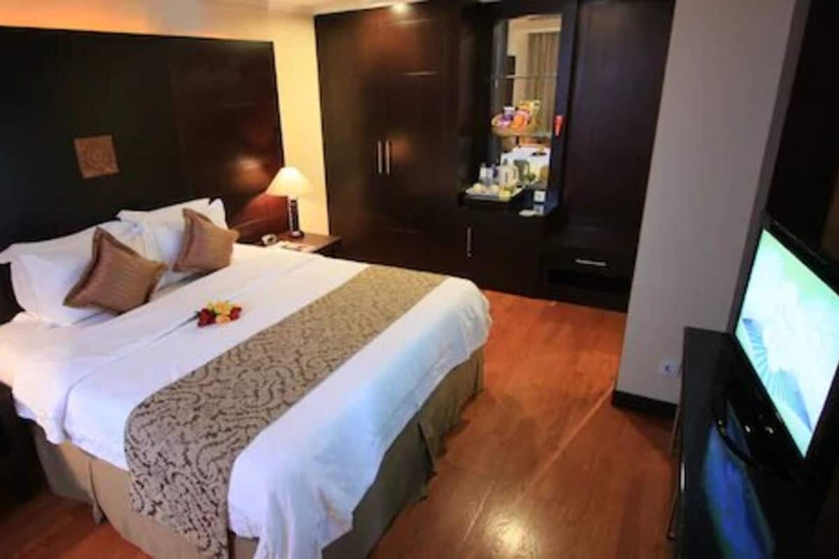 Suite (Pacific) | 1 bedroom, premium bedding, in-room safe, desk