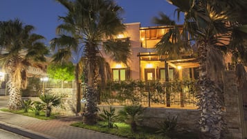 Luxury Villa, 4 Bedrooms ( Ocean Pearl) | Front of property – evening/night