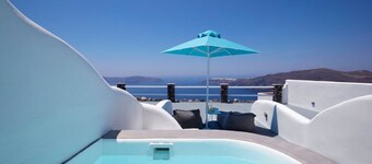 Adore Santorini
