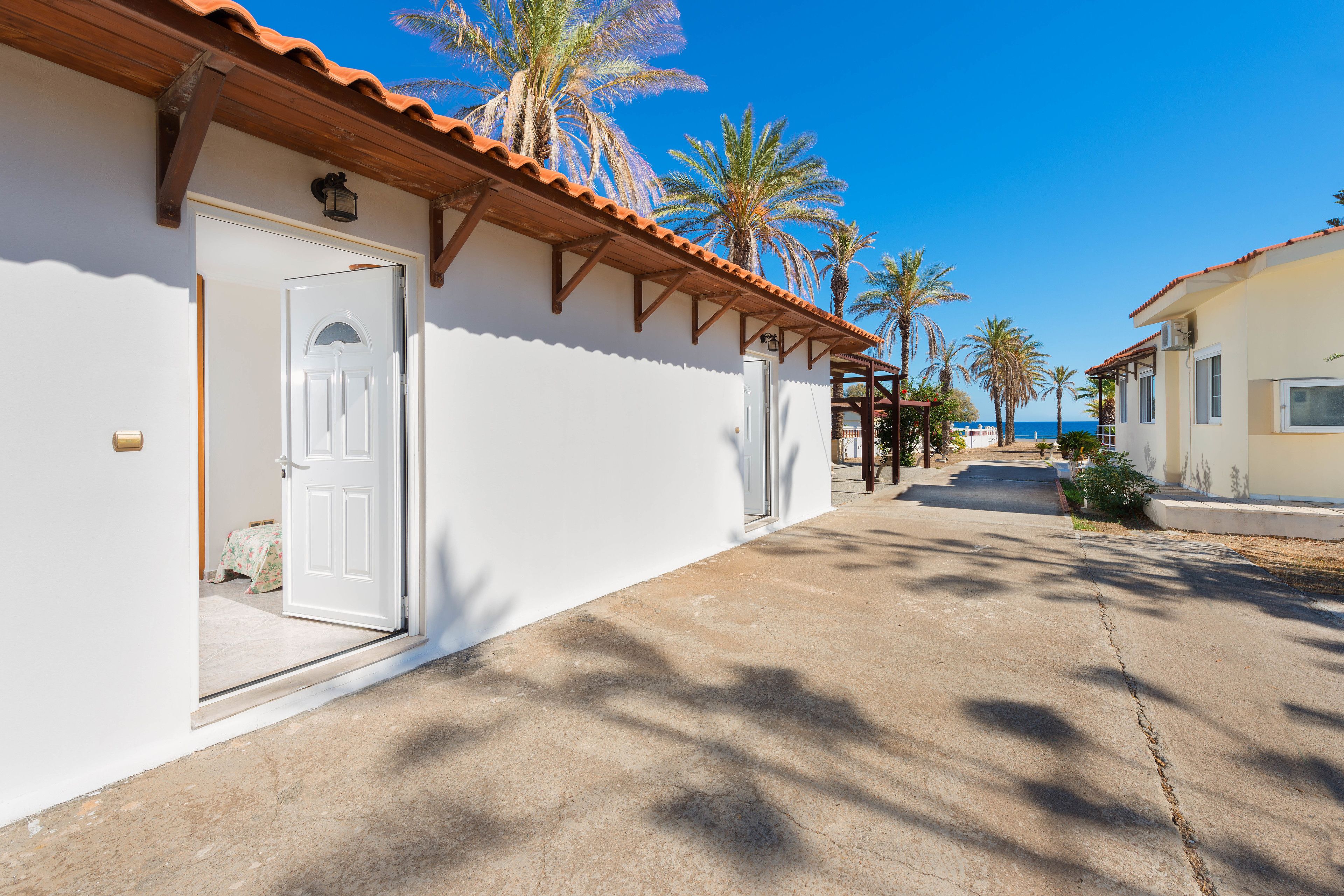 المنطقة المحيطة بالمنشأة