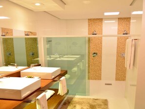 Minibar, in-room safe, desk, soundproofing - Hotel Matão Suites By Mercure (Matao)