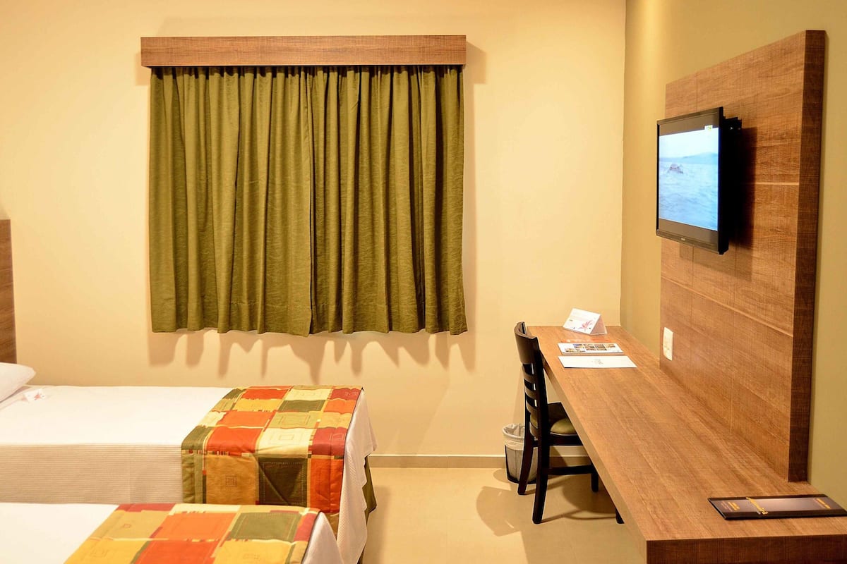 Standard Room, 2 Twin Beds | Minibar, in-room safe, desk, soundproofing