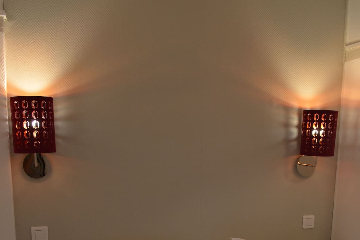 Camera con 2 letti singoli | Biancheria da letto di alta qualità, una cassaforte in camera