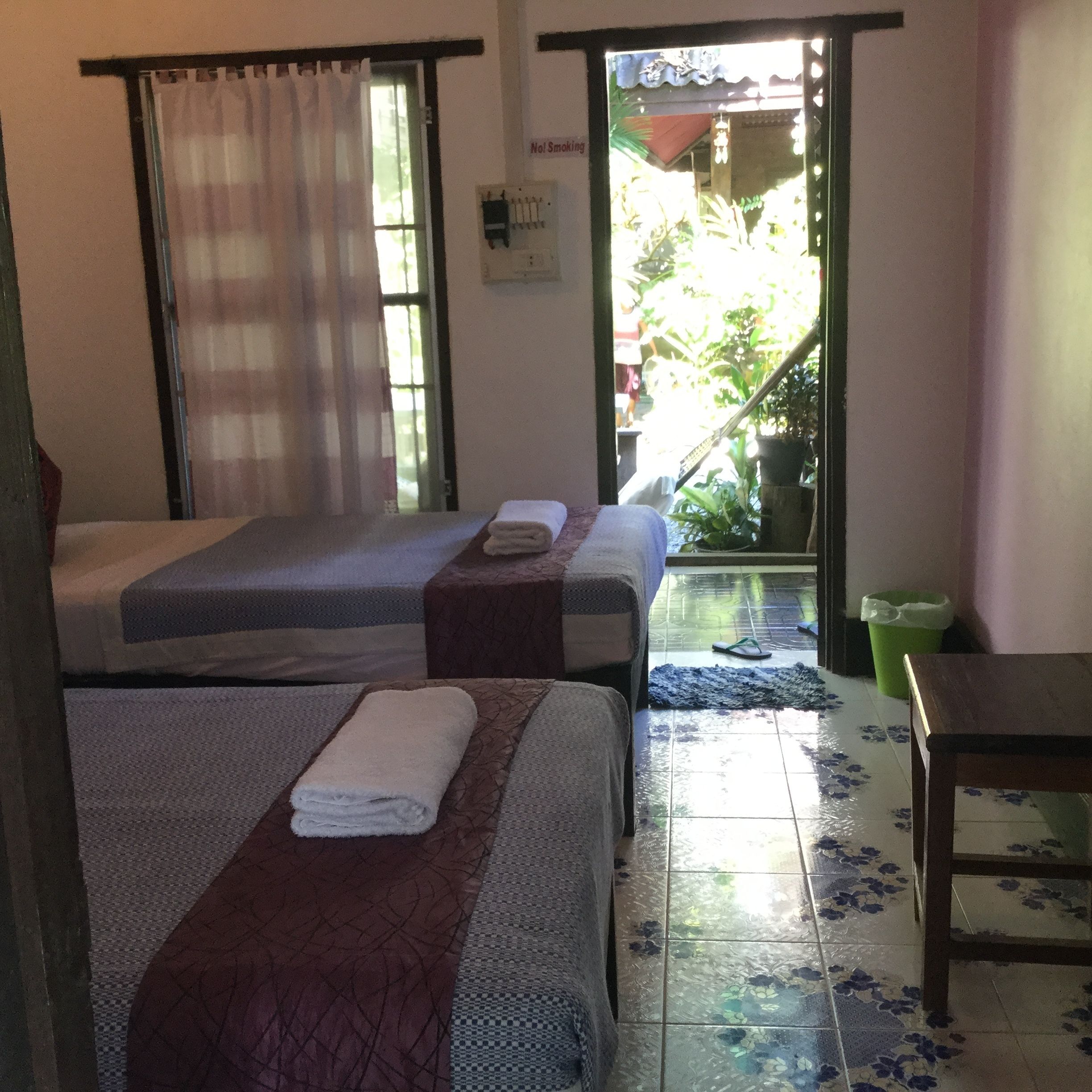 standard twin room, garden view (air conditioning) | in-room safe, desk, free wifi, bed sheets