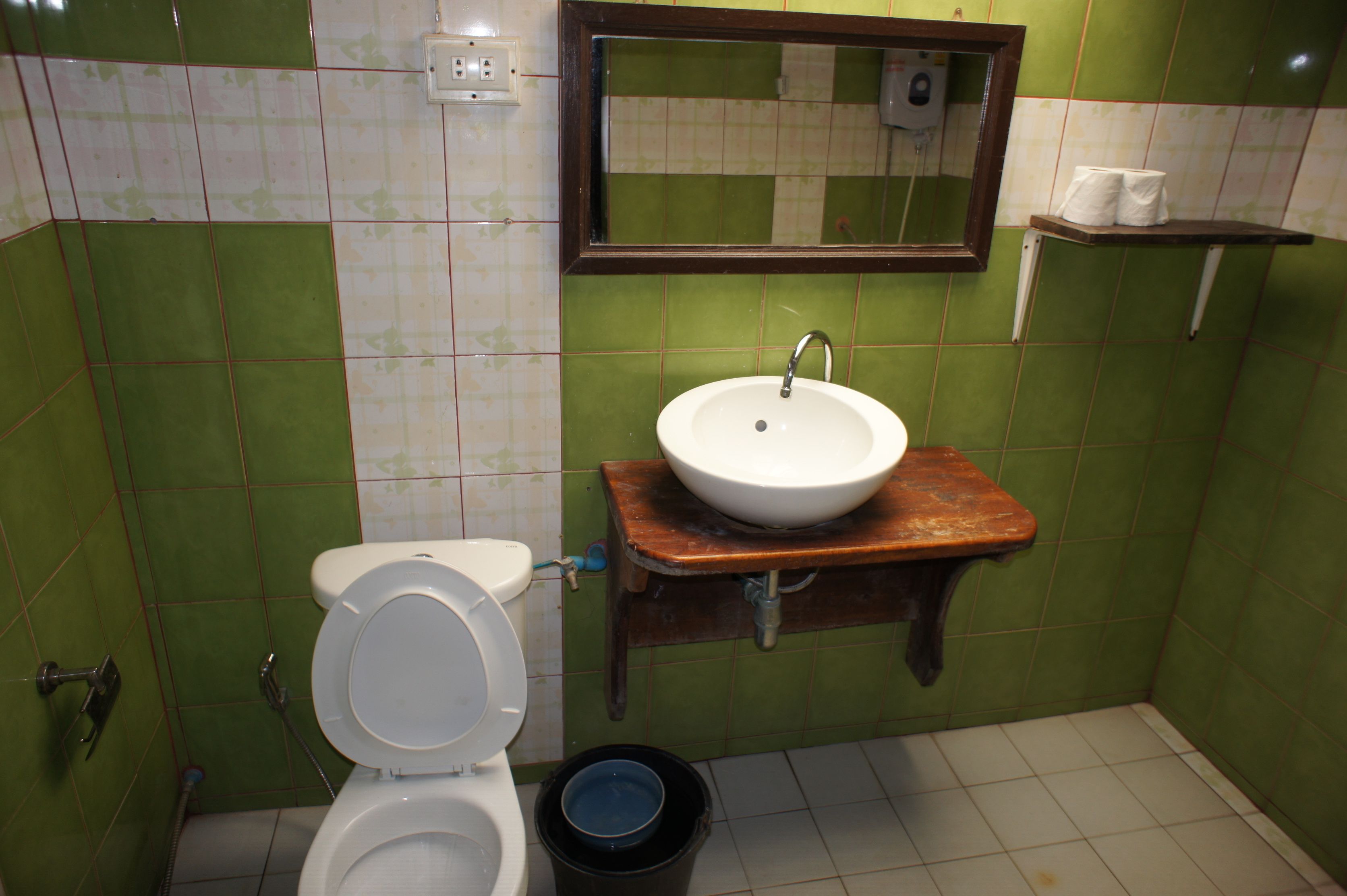 villa, garden view (5 persons - fan room) | bathroom | shower, free toiletries, hair dryer, towels