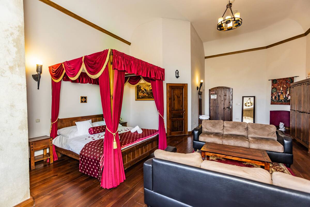 deluxe room, 1 bedroom | 1 bedroom, in-room safe, desk, blackout curtains