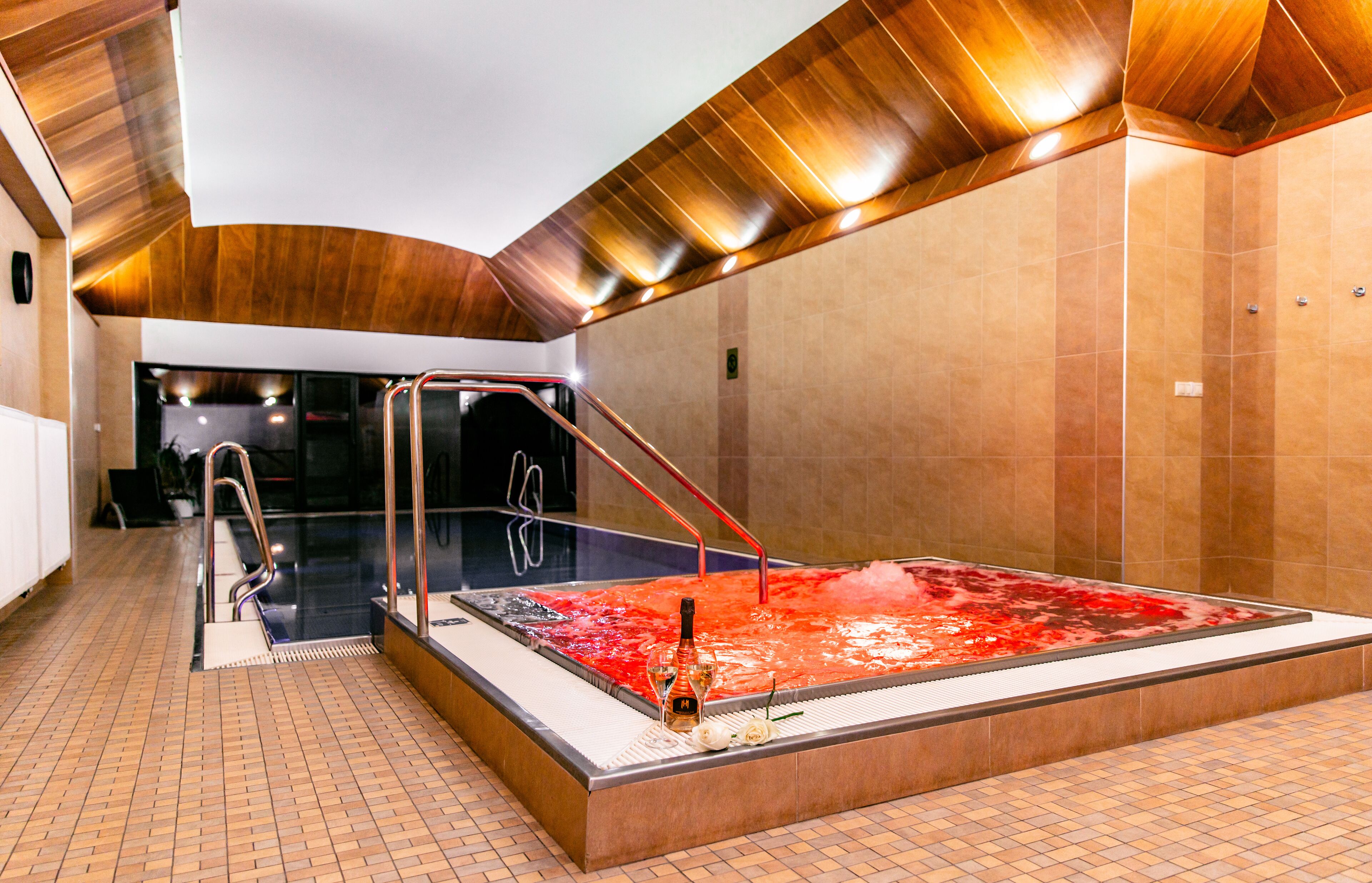 sauna, hot tub, hot stone massages, sports massages