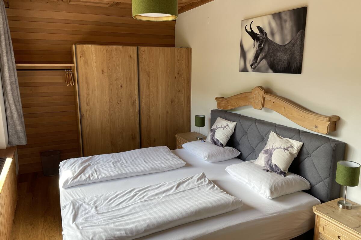 deluxe suite | 1 bedroom, in-room safe, desk, soundproofing