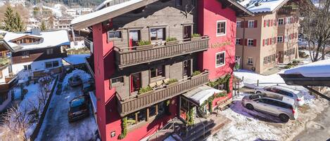 Fachada de la propiedad