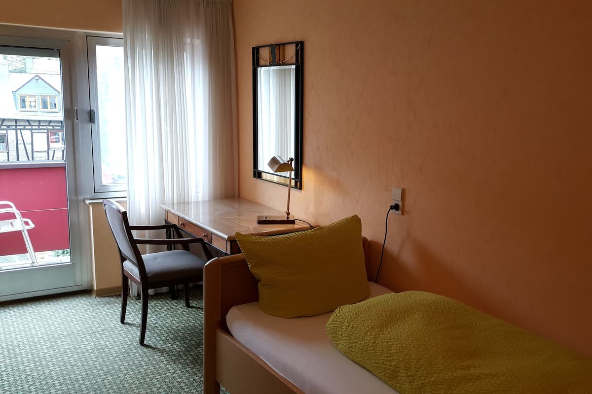 Kamar Single, balkon | Brankas, meja kerja, Wi-Fi gratis, dan dapat diakses tamu berkursi roda