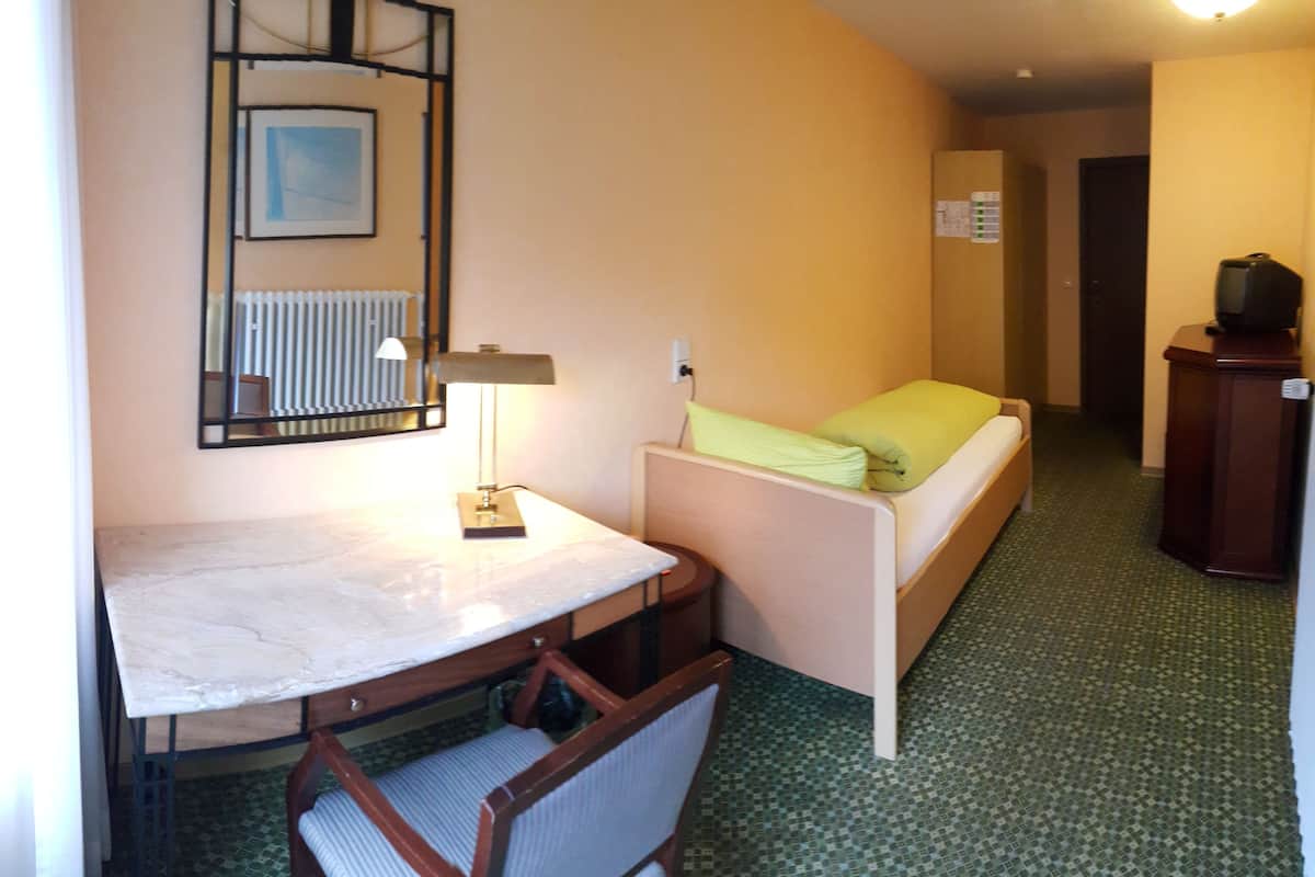 Kamar Single, balkon | Brankas, meja kerja, Wi-Fi gratis, dan dapat diakses tamu berkursi roda