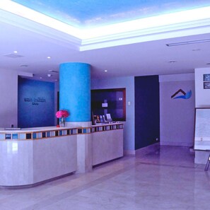 Lobby - San Millan (Santander)