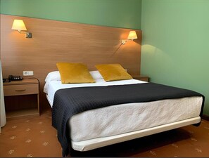 Blackout drapes, free cribs/infant beds, rollaway beds, free WiFi