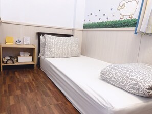 Single Room, Shared Bathroom | Free WiFi