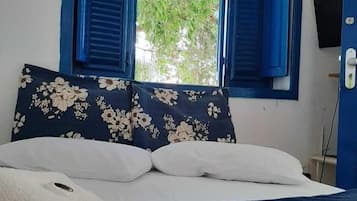 Suíte standard, 1 cama de casal, banheiro privativo | Roupas de cama premium, ferros/tábuas de passar roupa, Wi-Fi de cortesia