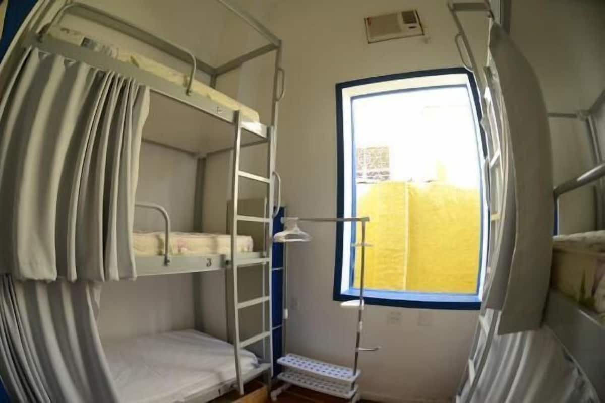 Ropa de cama de alta calidad y tabla de planchar con plancha