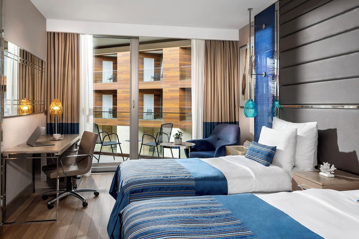 1 bedroom, premium bedding, down comforters, minibar