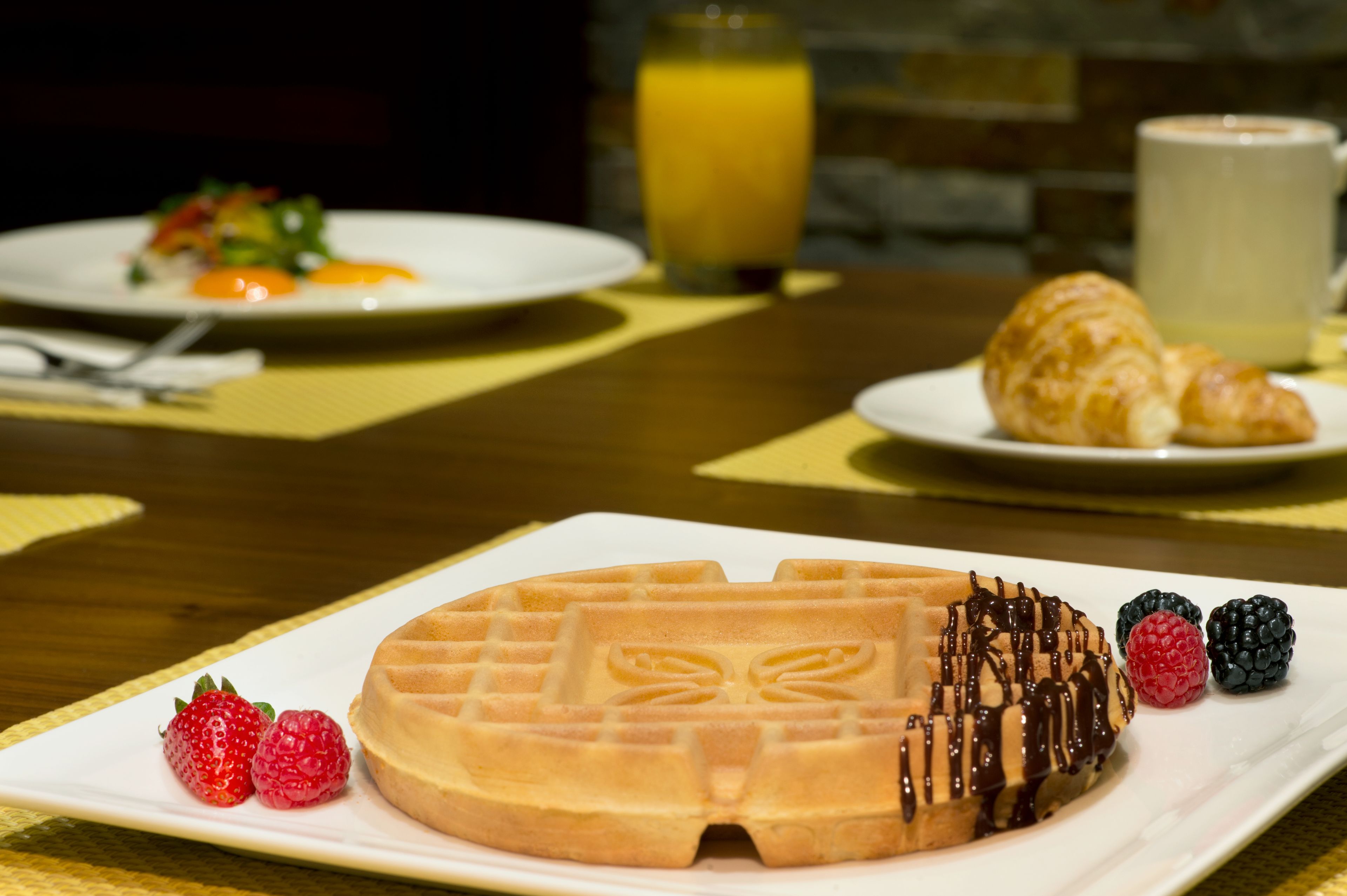 Petit déjeuner buffet servi tous les jours en supplément