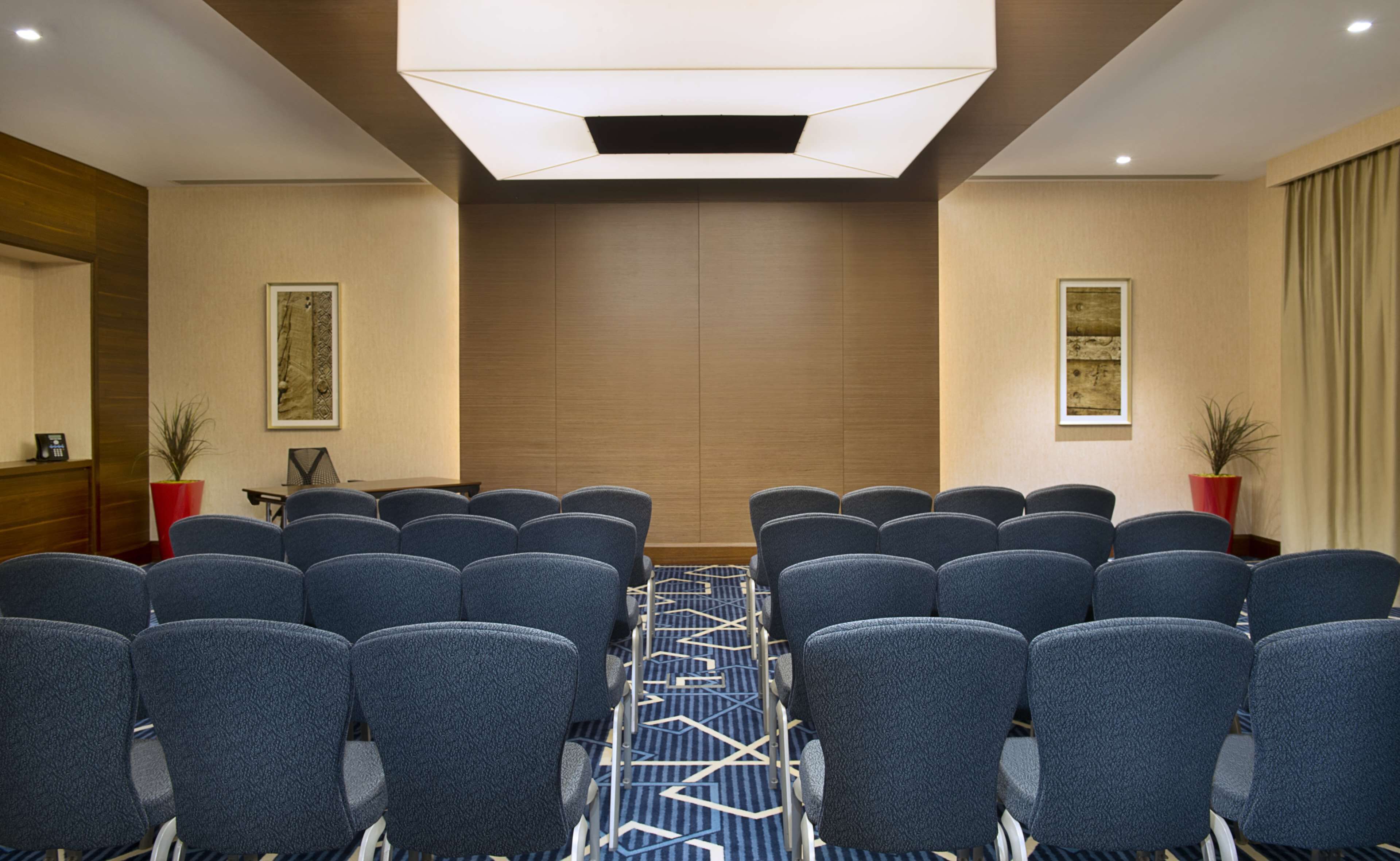 Photo - Hilton Garden inn Dubai Jumeirah