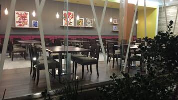 Desayuno buffet incluido todos los días