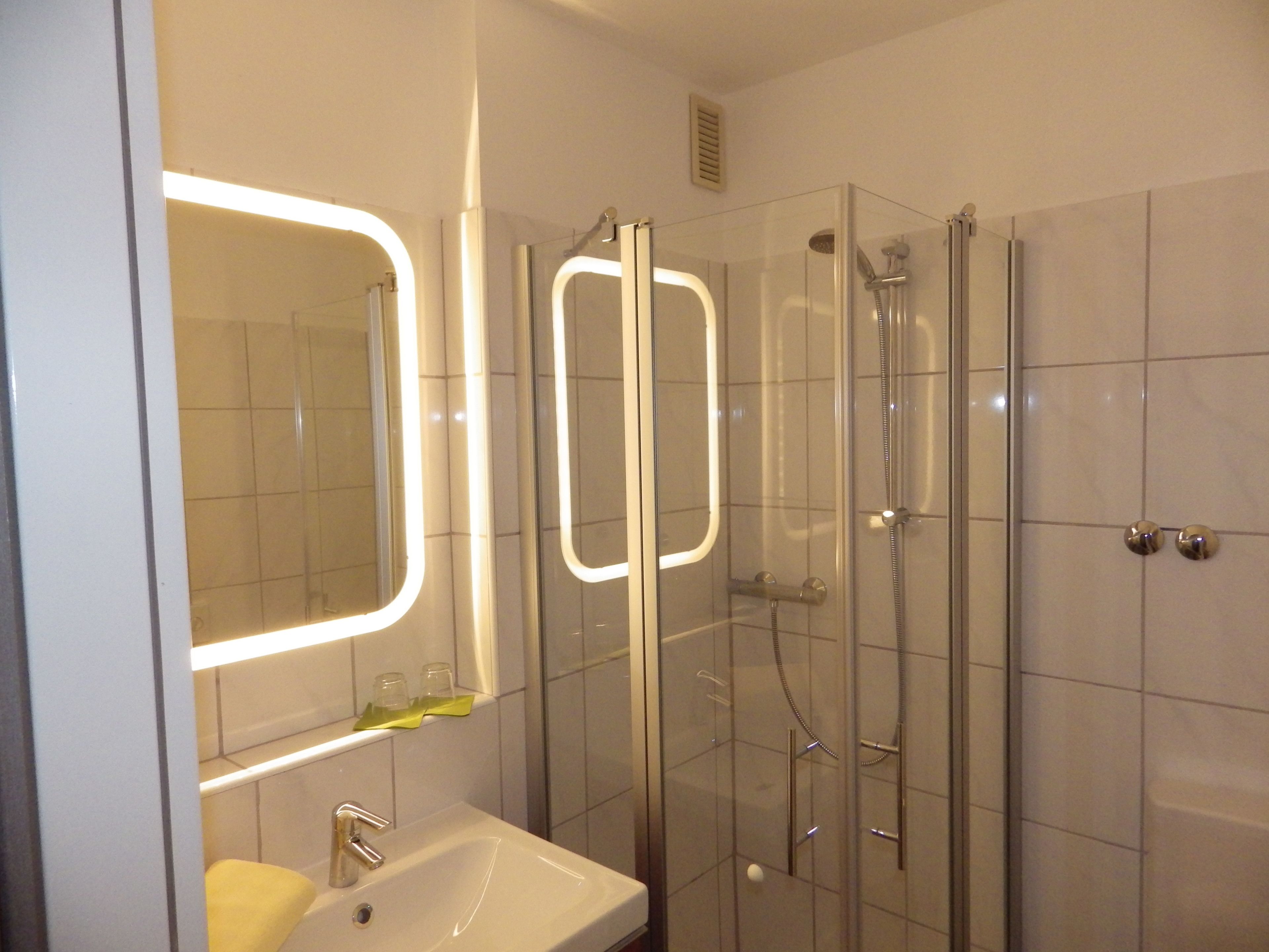 shower, free toiletries, towels