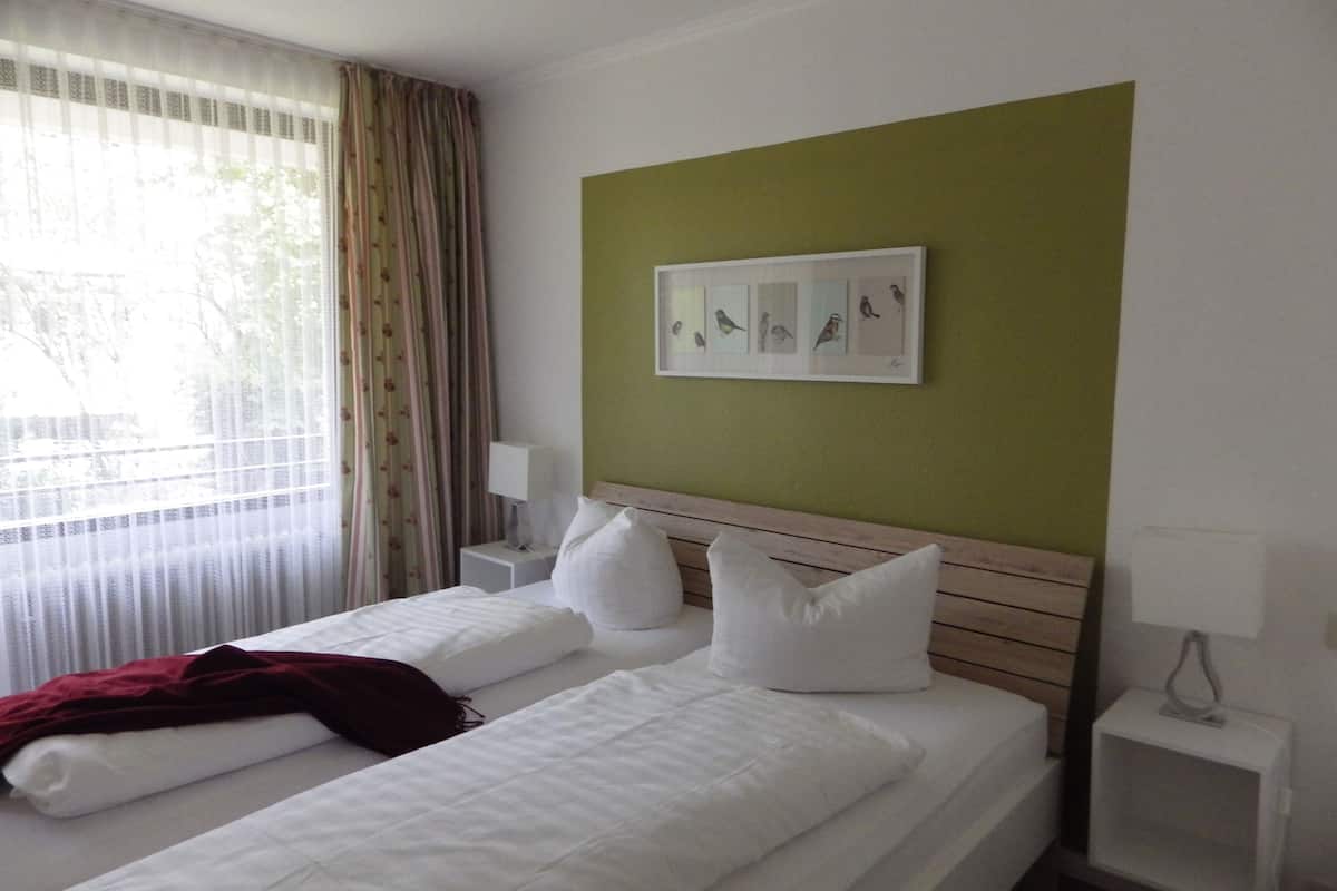 standard double room, garden view | desk, free wifi, bed sheets