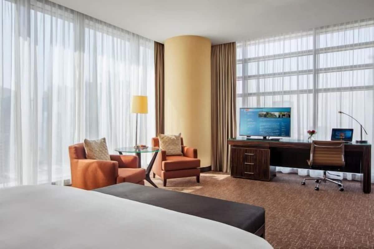 1 bedroom, in-room safe, desk, laptop workspace