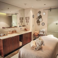 Couples treatment room(s), sauna, steam room, body treatments