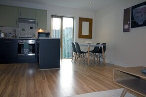 Dining - Lux Living Apartments - Alpha Apartments (Cambridge)
