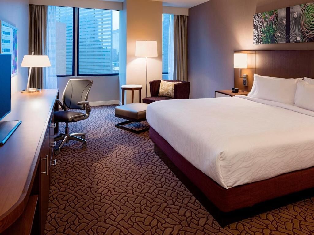 Premium bedding, in-room safe, desk, laptop workspace