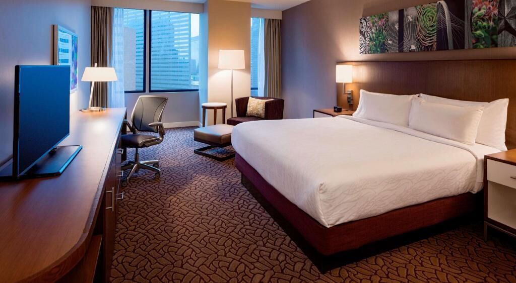 Premium bedding, in-room safe, desk, laptop workspace