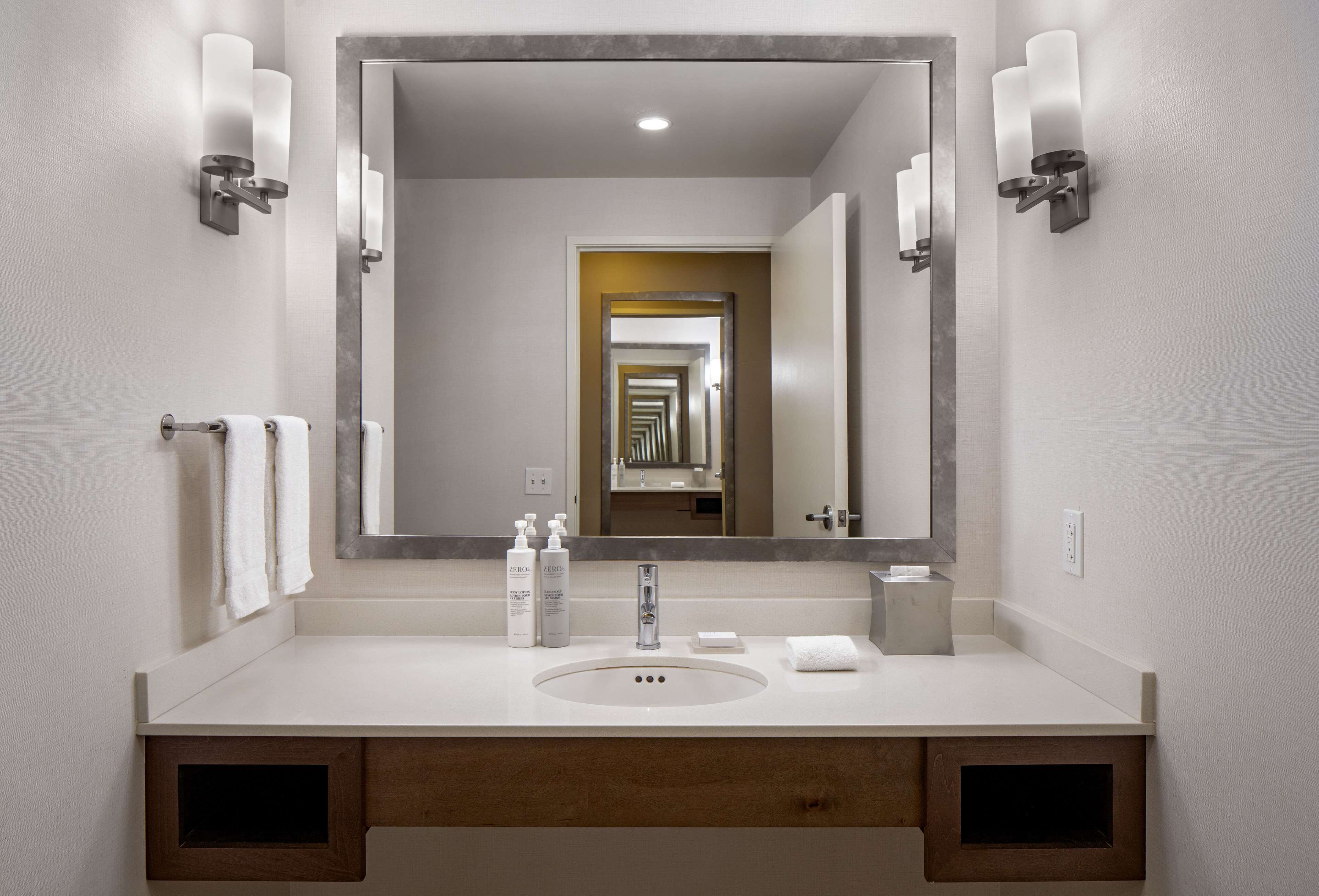 premium bedding, in-room safe, desk, laptop workspace