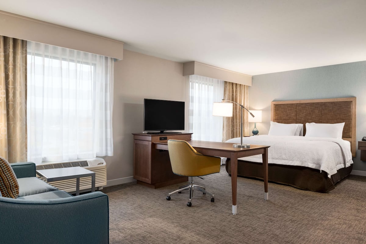 Premium bedding, minibar, in-room safe, desk