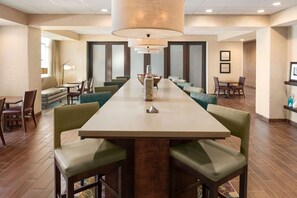Restaurant - Hampton Inn Lincoln Airport (Lincoln)