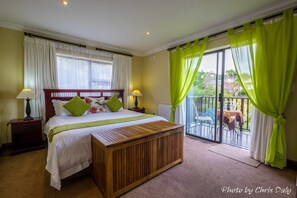 Suite 3 - Twin beds or Kingsize bed | Premium bedding, in-room safe, desk, blackout curtains