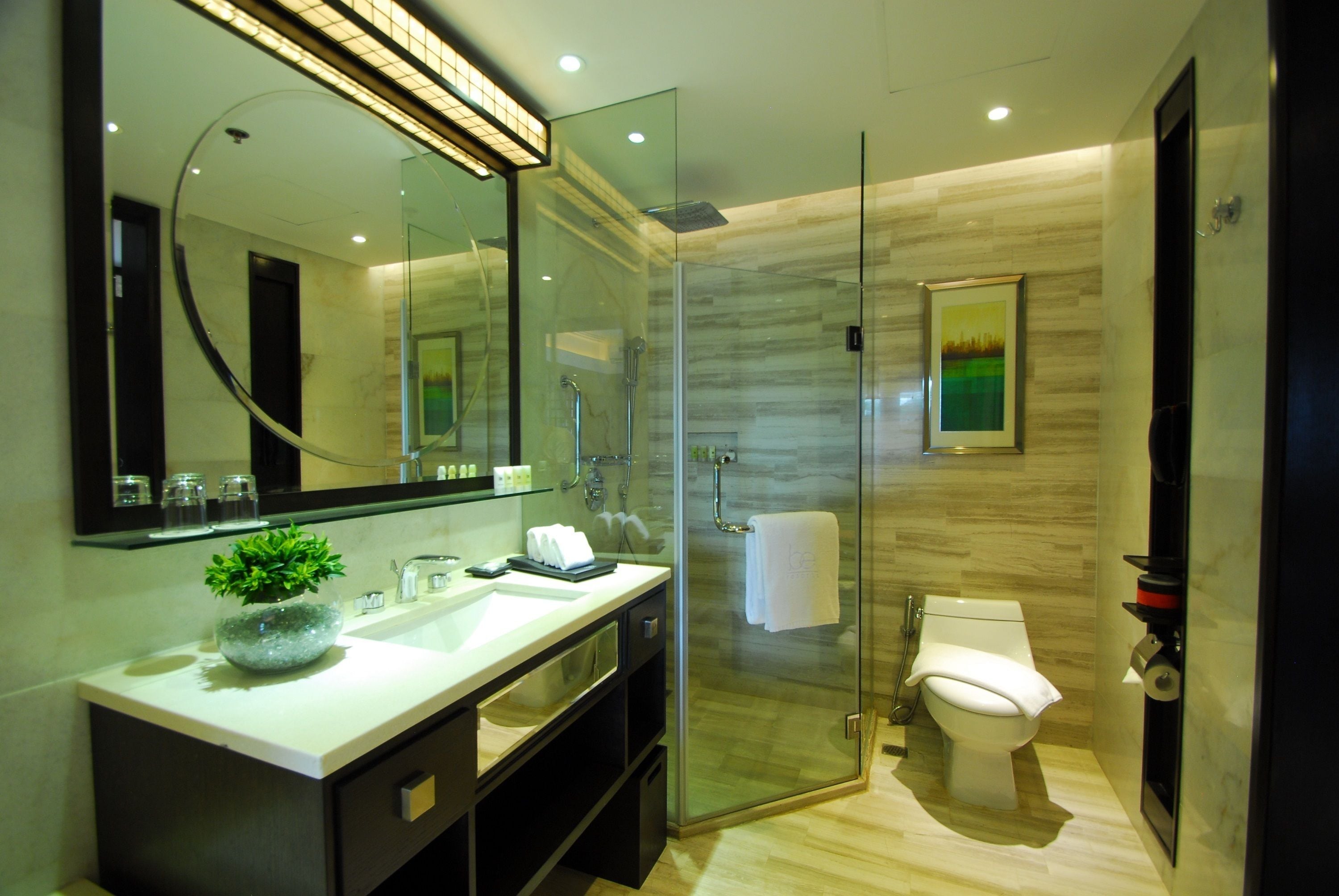 separate bathtub and shower, rainfall showerhead, free toiletries