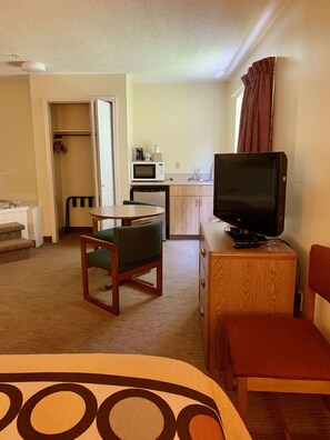 Surmatelas, fer et planche à repasser, Wi-Fi gratuit, draps fournis