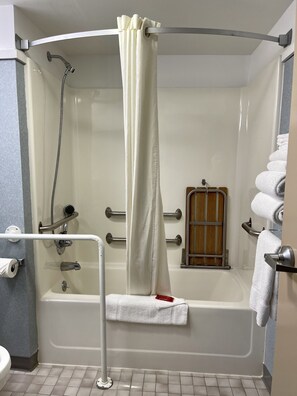 Zimmer, 1 King-Bett, barrierefrei (Handicap non smoking King bed) | Badezimmer