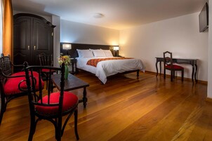 Deluxe Double Room, 1 King Bed | Premium bedding, down comforters, in-room safe, individually decorated