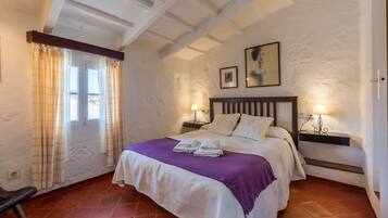 Habitación con 1 cama doble o 2 individuales | Cunas gratuitas, wifi gratis, ropa de cama