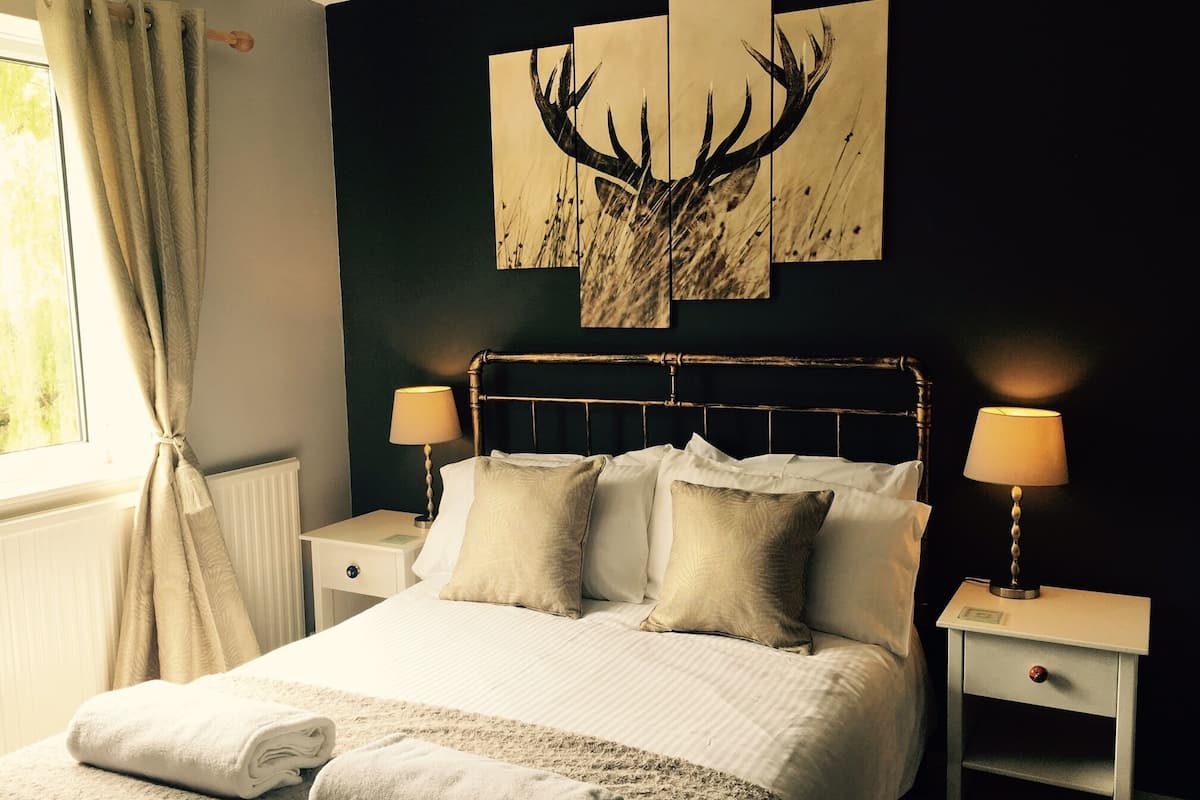Standard Double Room, Ensuite, Garden View