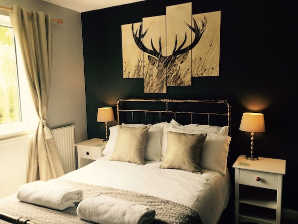 Standard Double Room, Ensuite, Garden View