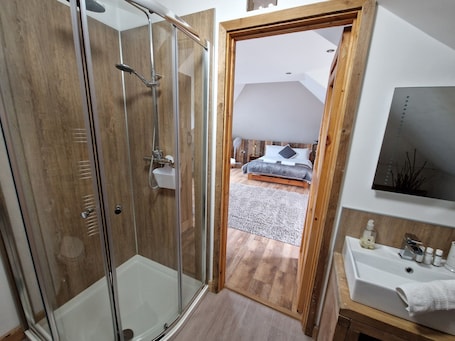 Superior Loft, Ensuite | Bathroom. Worth House