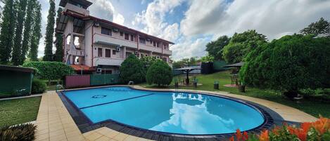 Piscina a l'aire lliure