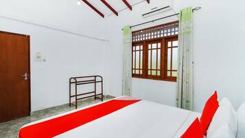 1 habitación, ropa de cama de alta calidad, escritorio y insonorización