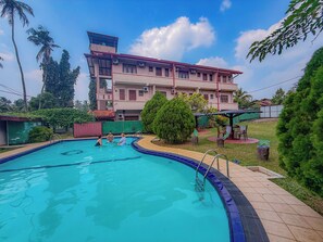 Mặt tiền nơi lưu trú