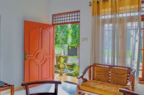 1 bedroom, premium bedding, desk, soundproofing - Airport Green View Resort (Seeduwa - Katunayake)